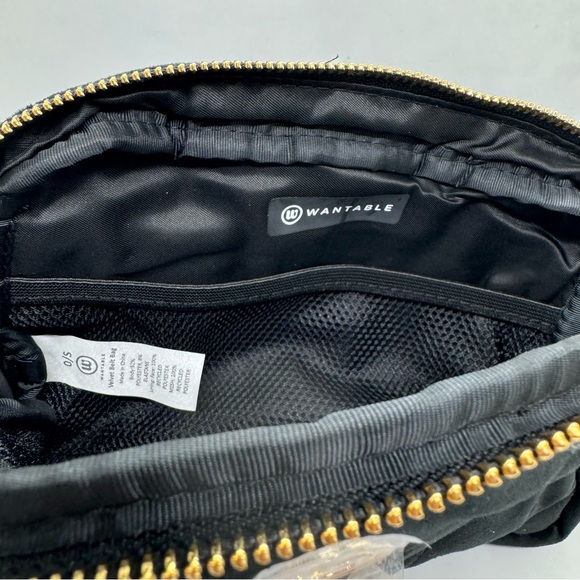 Wantable velvet cozytober belt bag in black with Gold tone hardware NEW - Picture 6 of 7